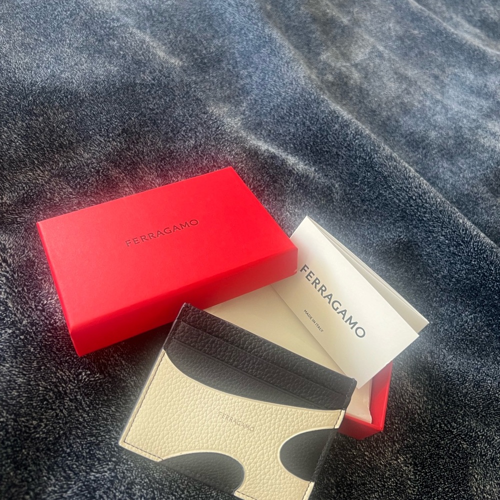 New Authentic Ferragamo midnight blue/white leather card holder